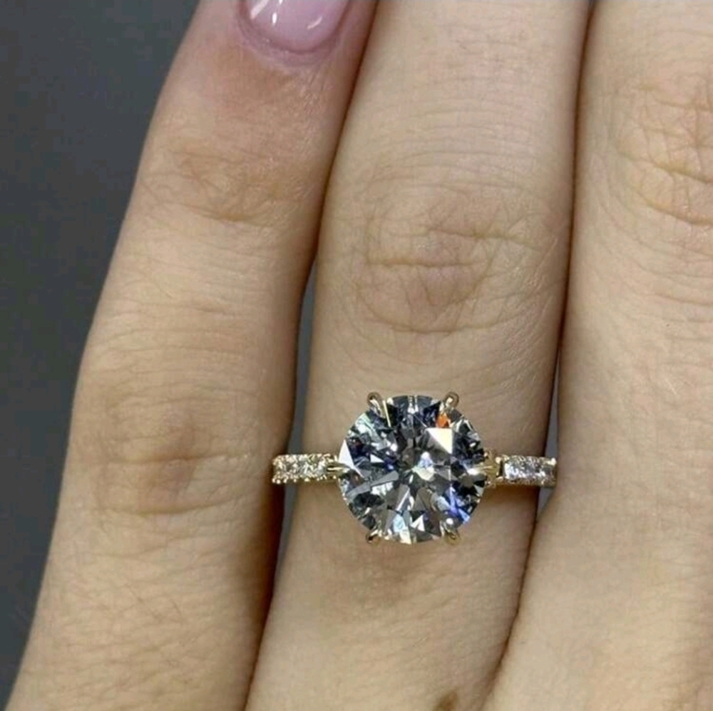 Elegant Gold and Silver Women's Ring